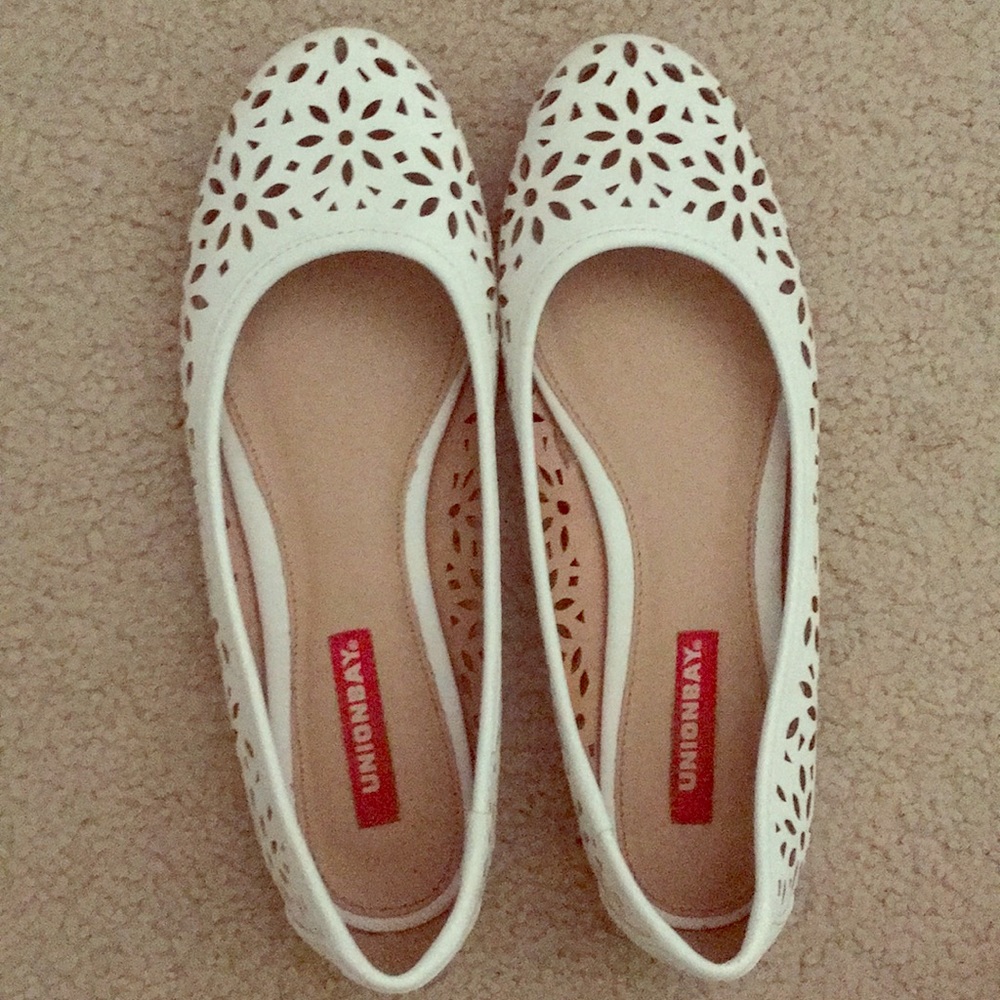 White Unionbay Flats Size 8